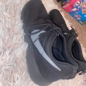 Black nike Womens Size 6